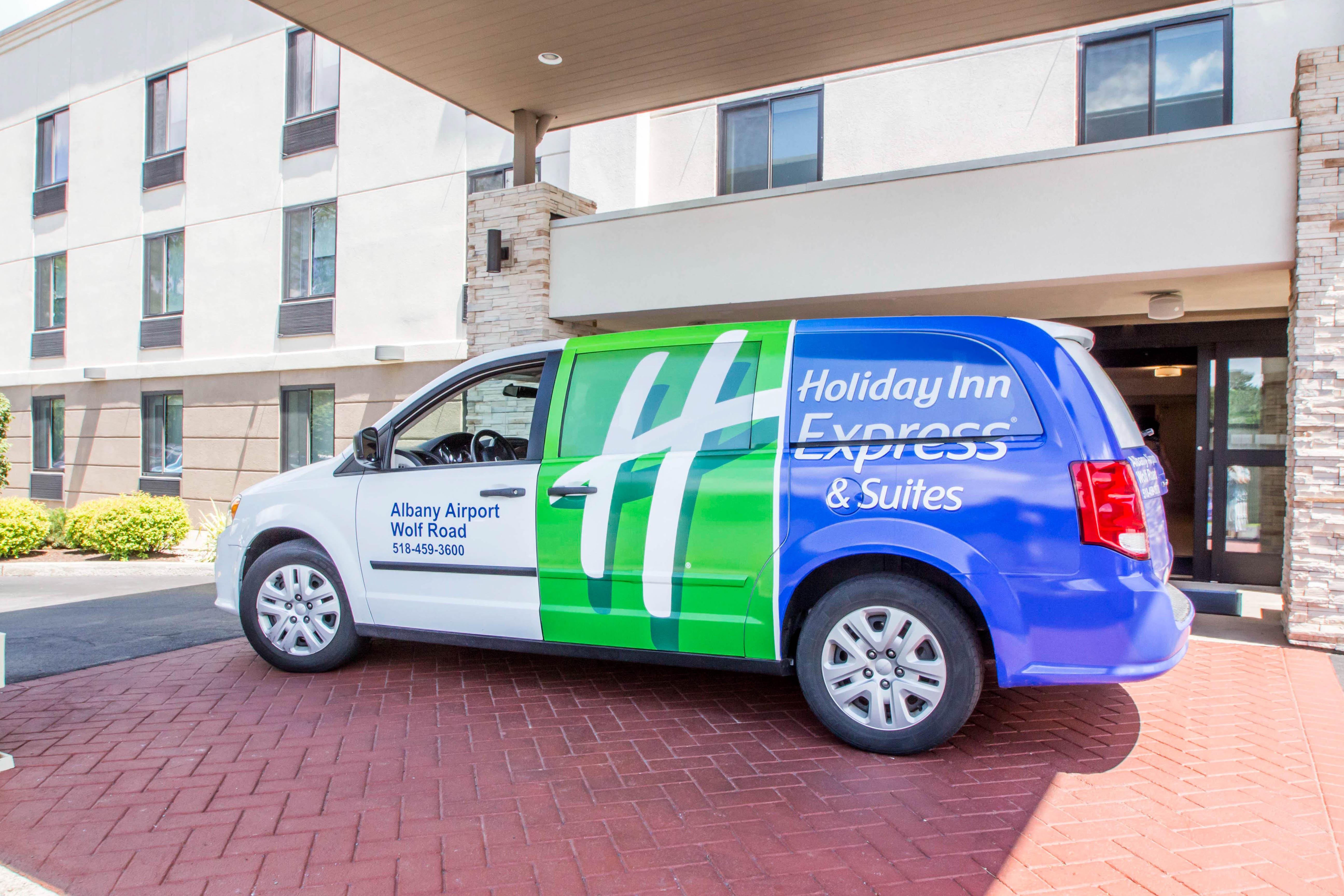 Holiday Inn Express & Suites - Albany Airport - Wolf Road By Ihg Exterior photo
