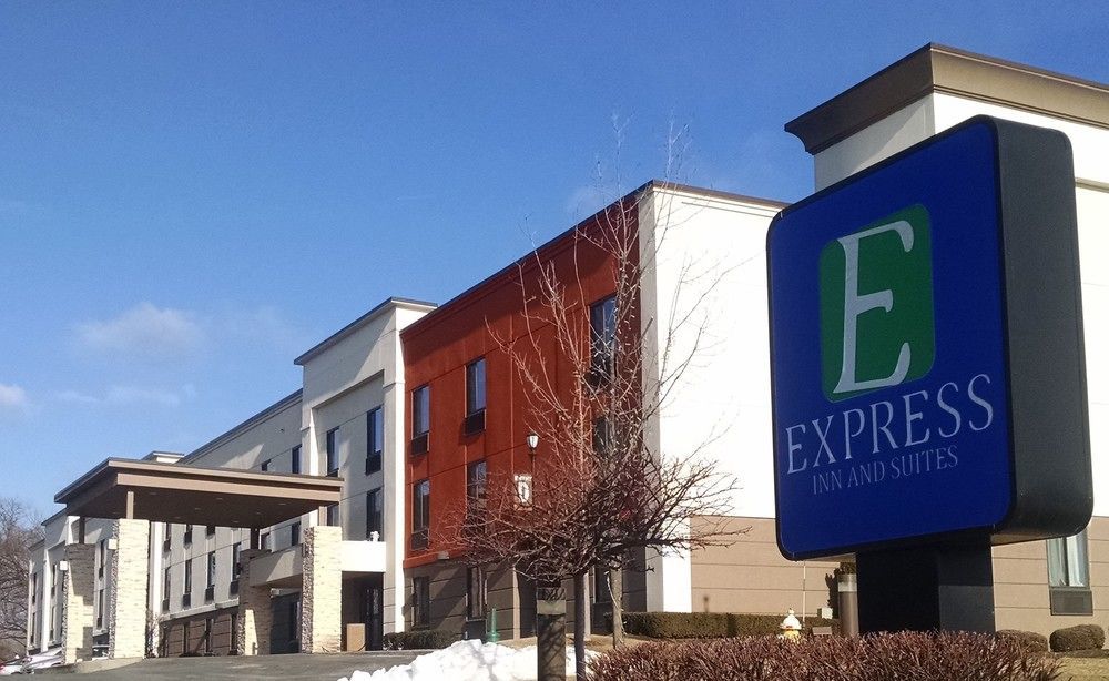 Holiday Inn Express & Suites - Albany Airport - Wolf Road By Ihg Exterior photo